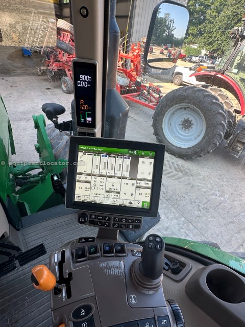 2015 John Deere 8245R Image 10