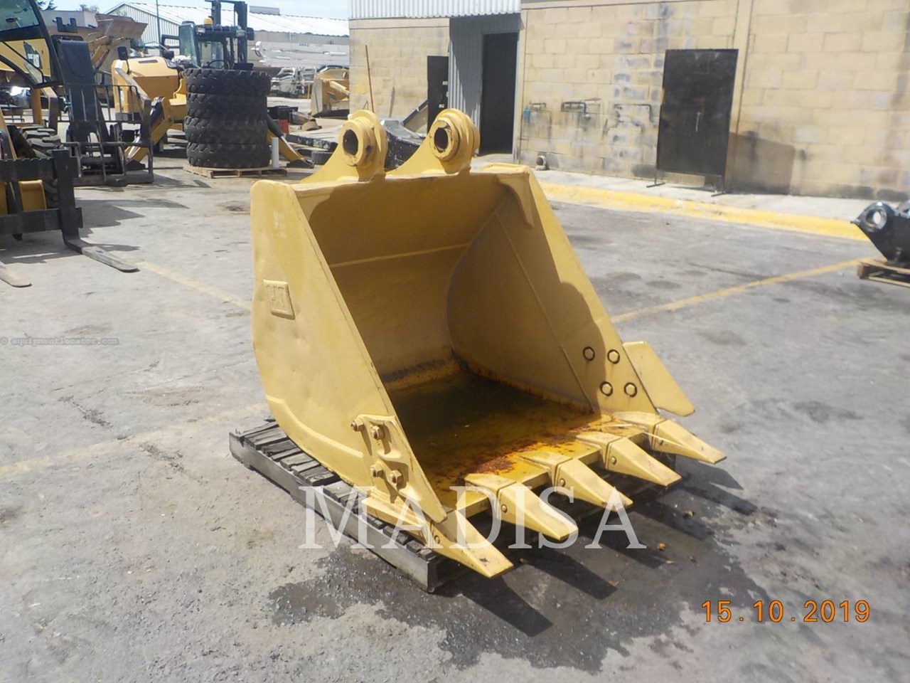 2017 Caterpillar EXC_BUCKET_44 INCH Image 1