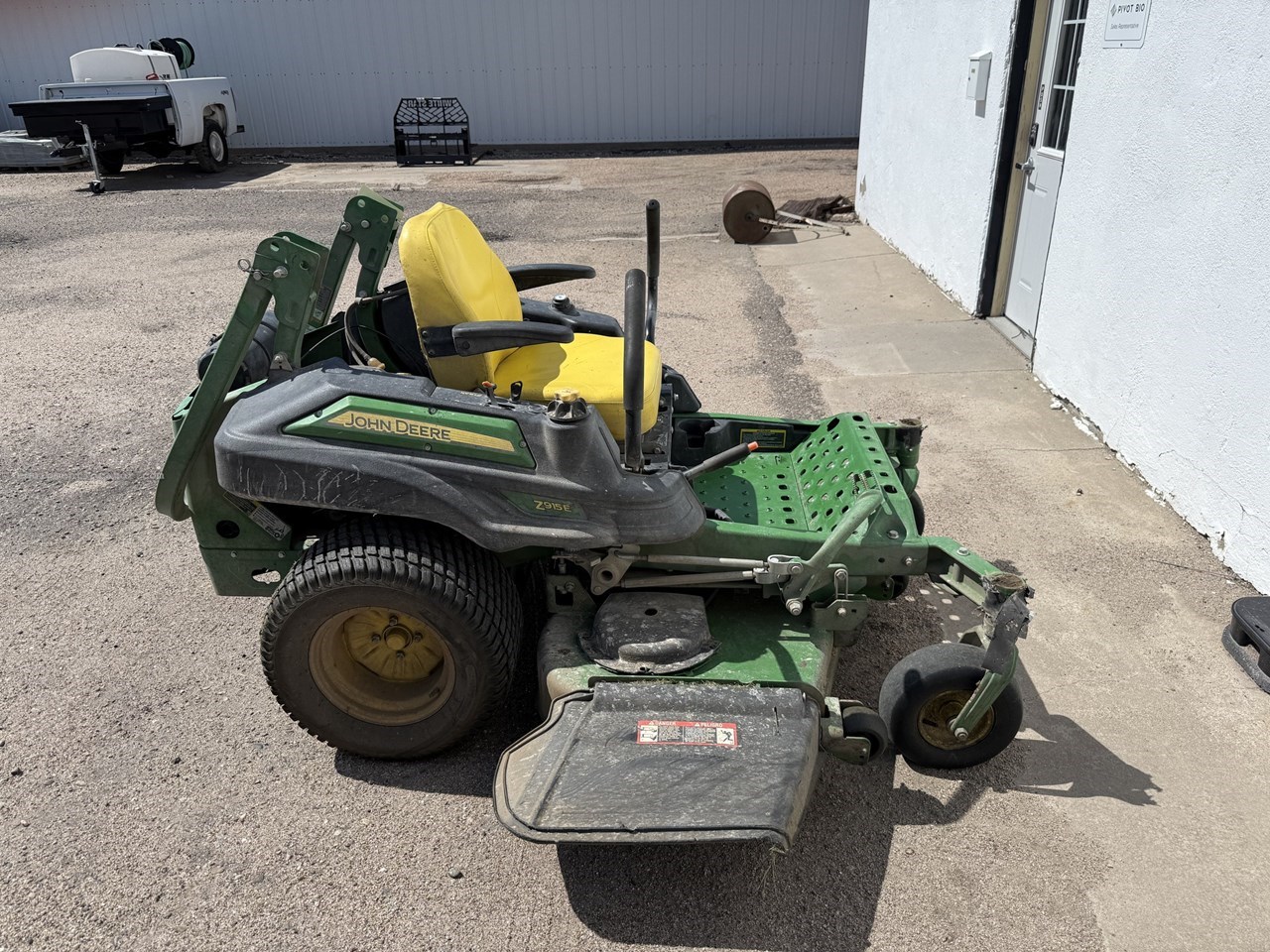 2017 John Deere Z915E Image 2