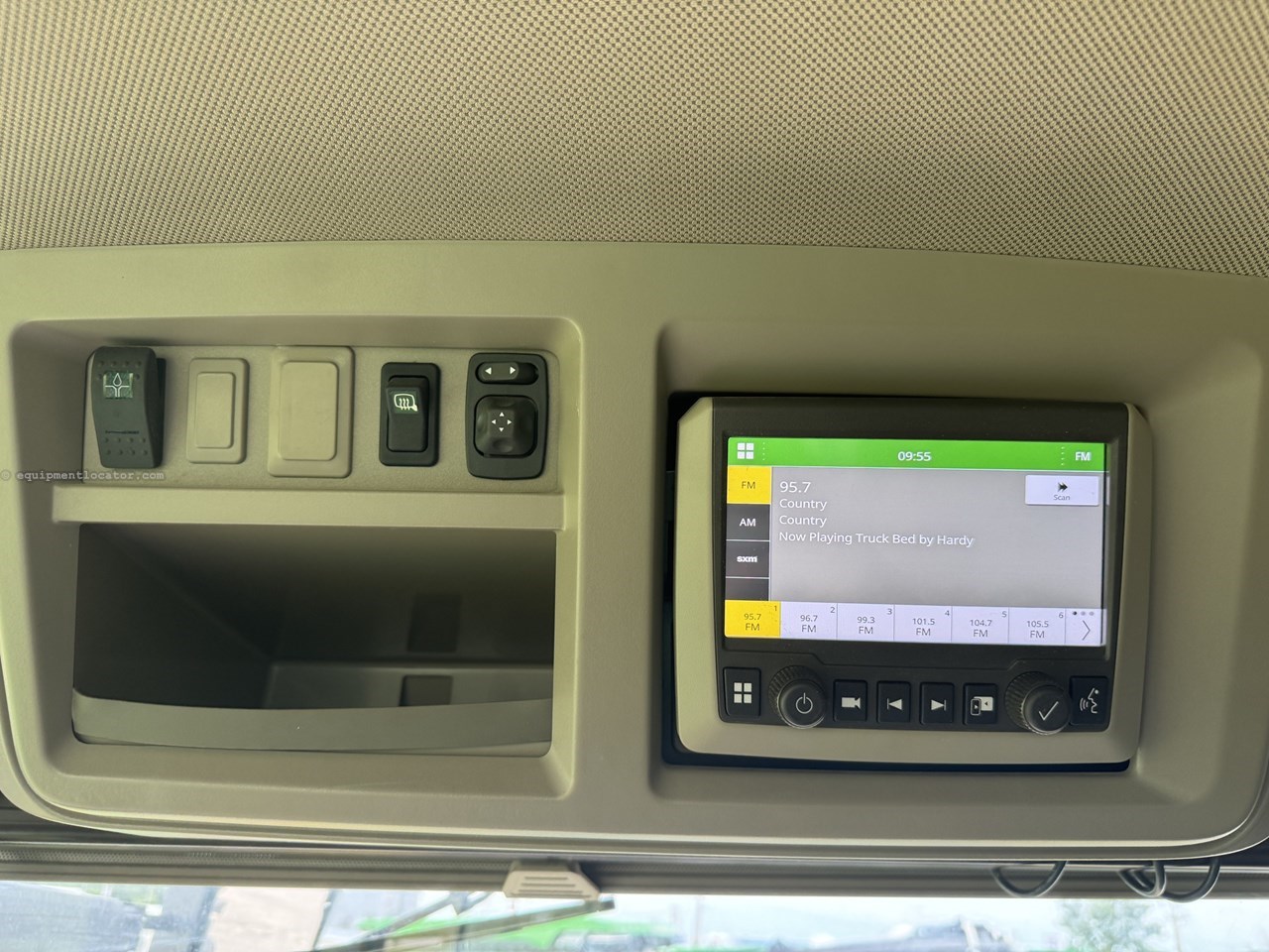 2022 John Deere 600R Image 10