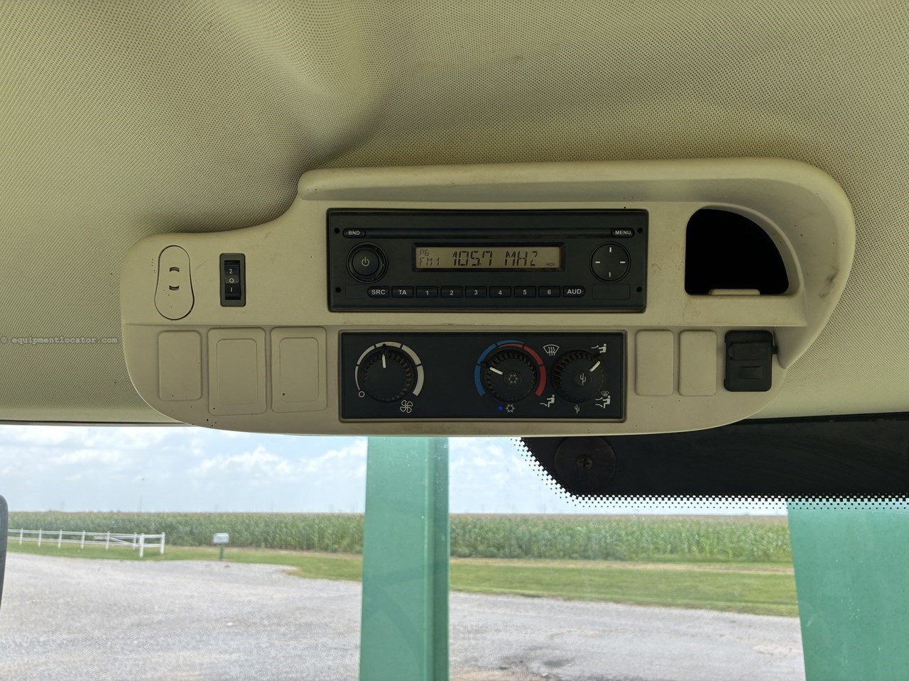 2014 John Deere 6125R Image 10