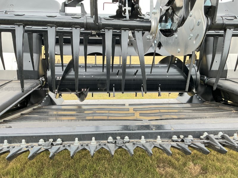 2025 MacDon FD240 DK DR PTD Image 10