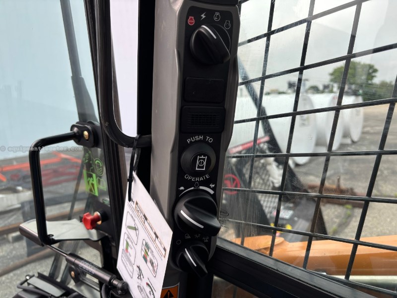 2025 Case SV280B Image 10