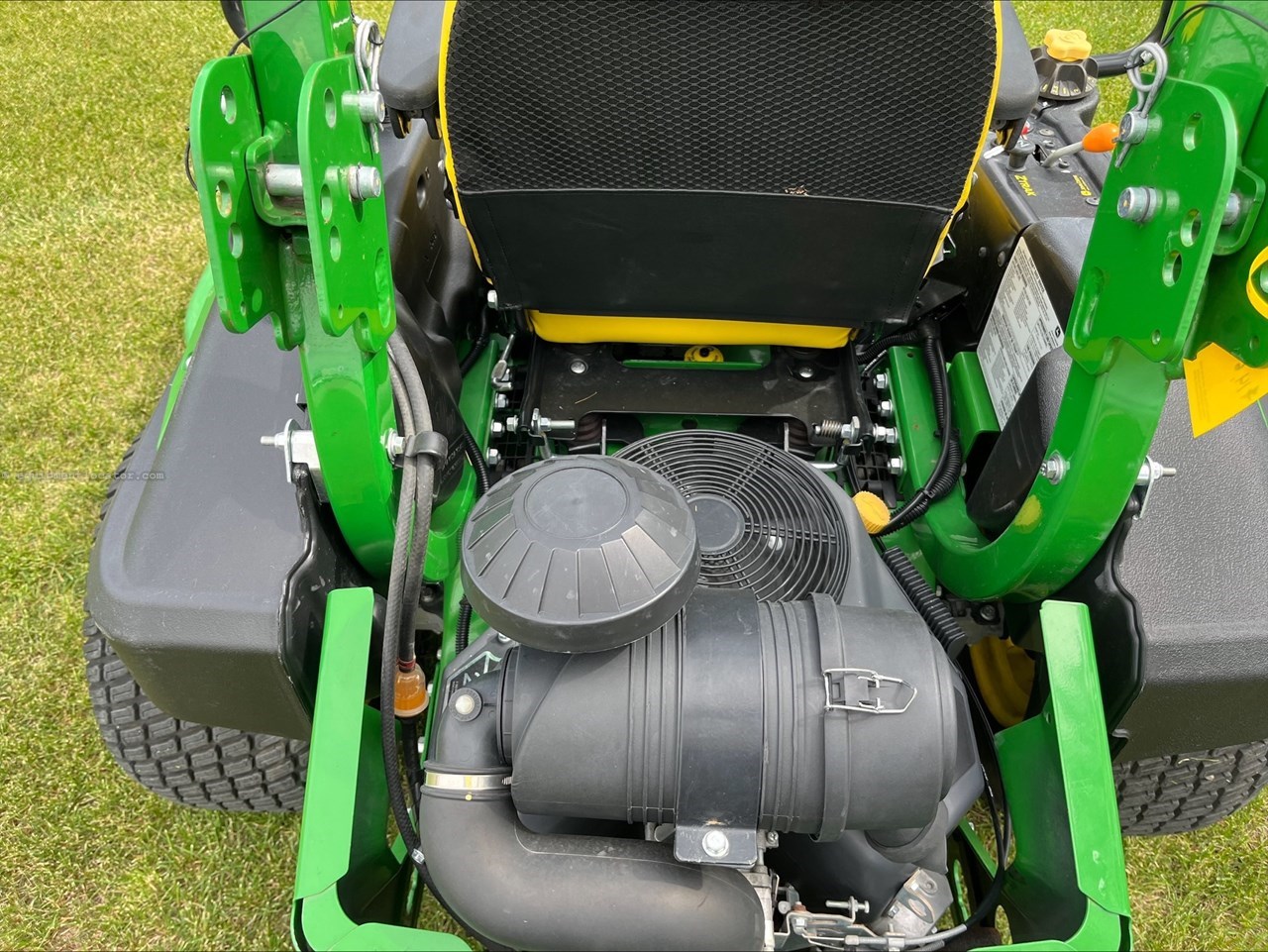 2020 John Deere Z950M Image 10