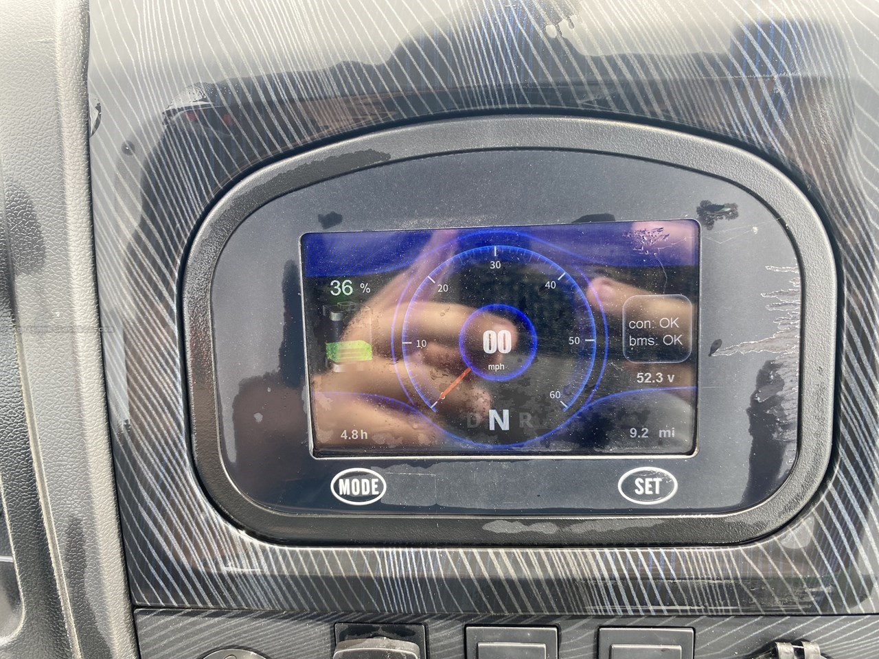 2023 Custom Lithium Lifted 4 passenger Golf Cart Image 10