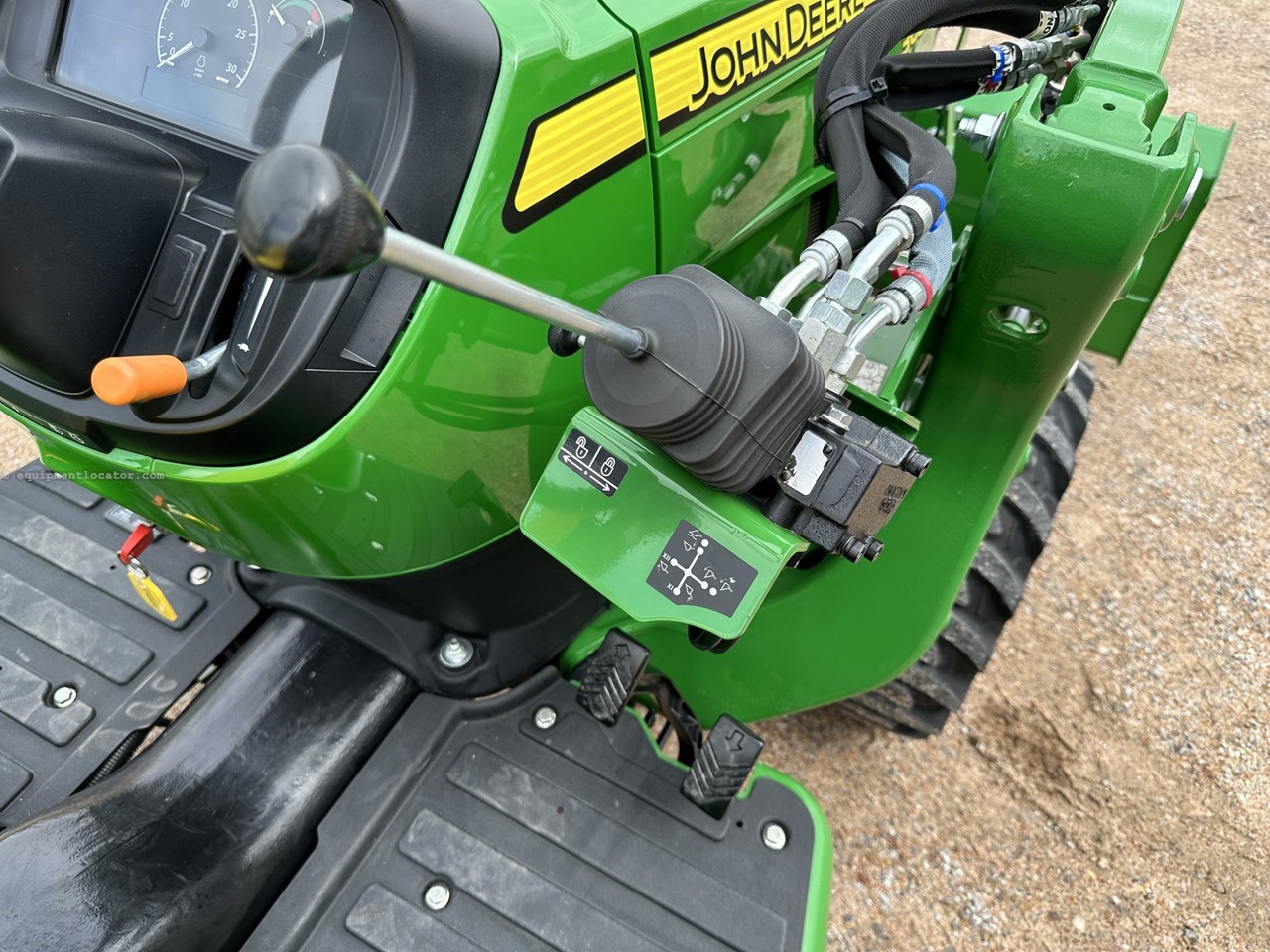 2024 John Deere 3038E Image 10