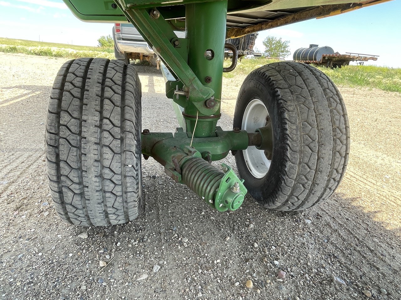 2013 John Deere 640D Image 10