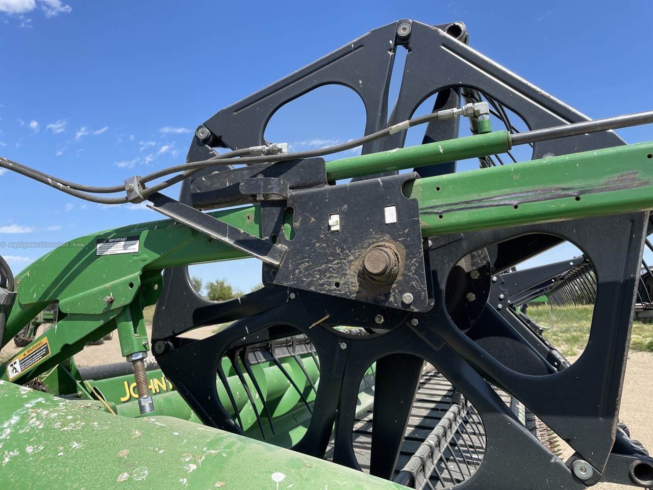 2013 John Deere 640D Image 32