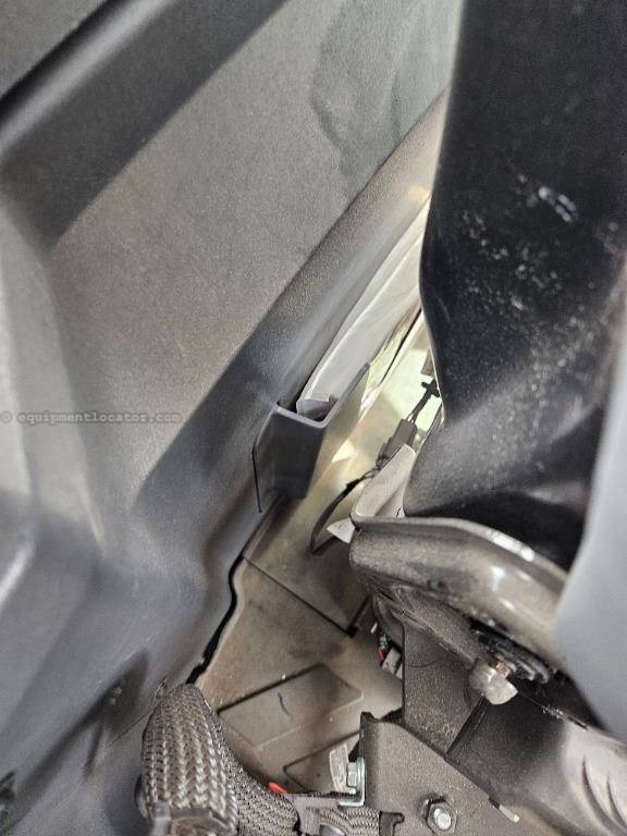 2020 John Deere 544L Image 10