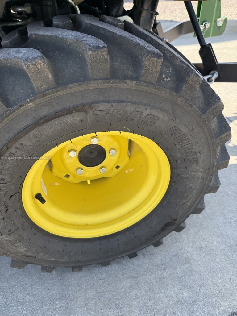 2022 John Deere 1025R Image 10