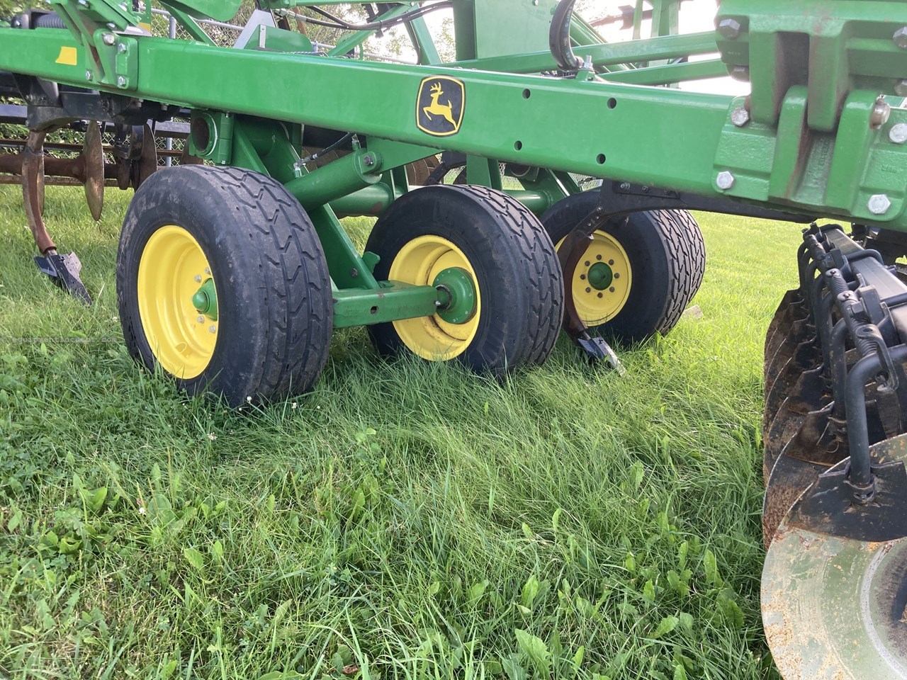 2022 John Deere 2720 Image 10