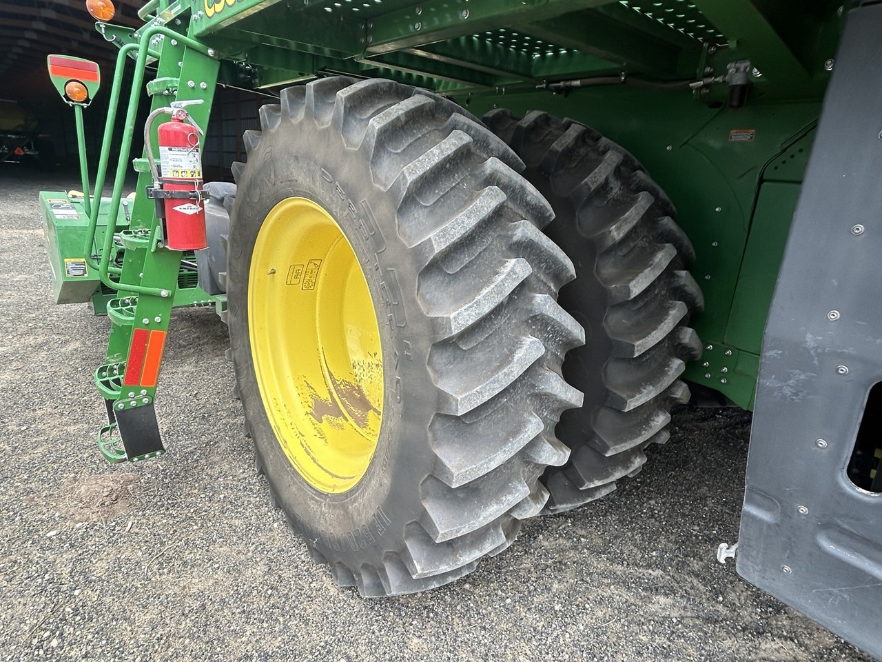 2019 John Deere CS690 Image 11