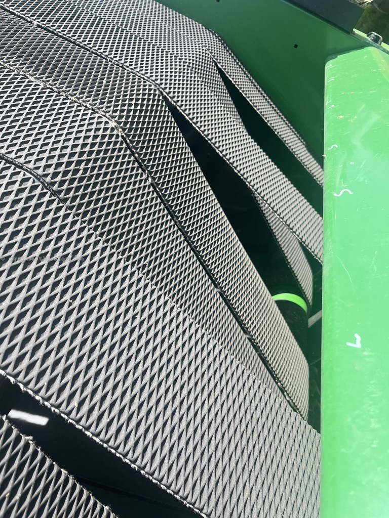 2018 John Deere 560M Image 10