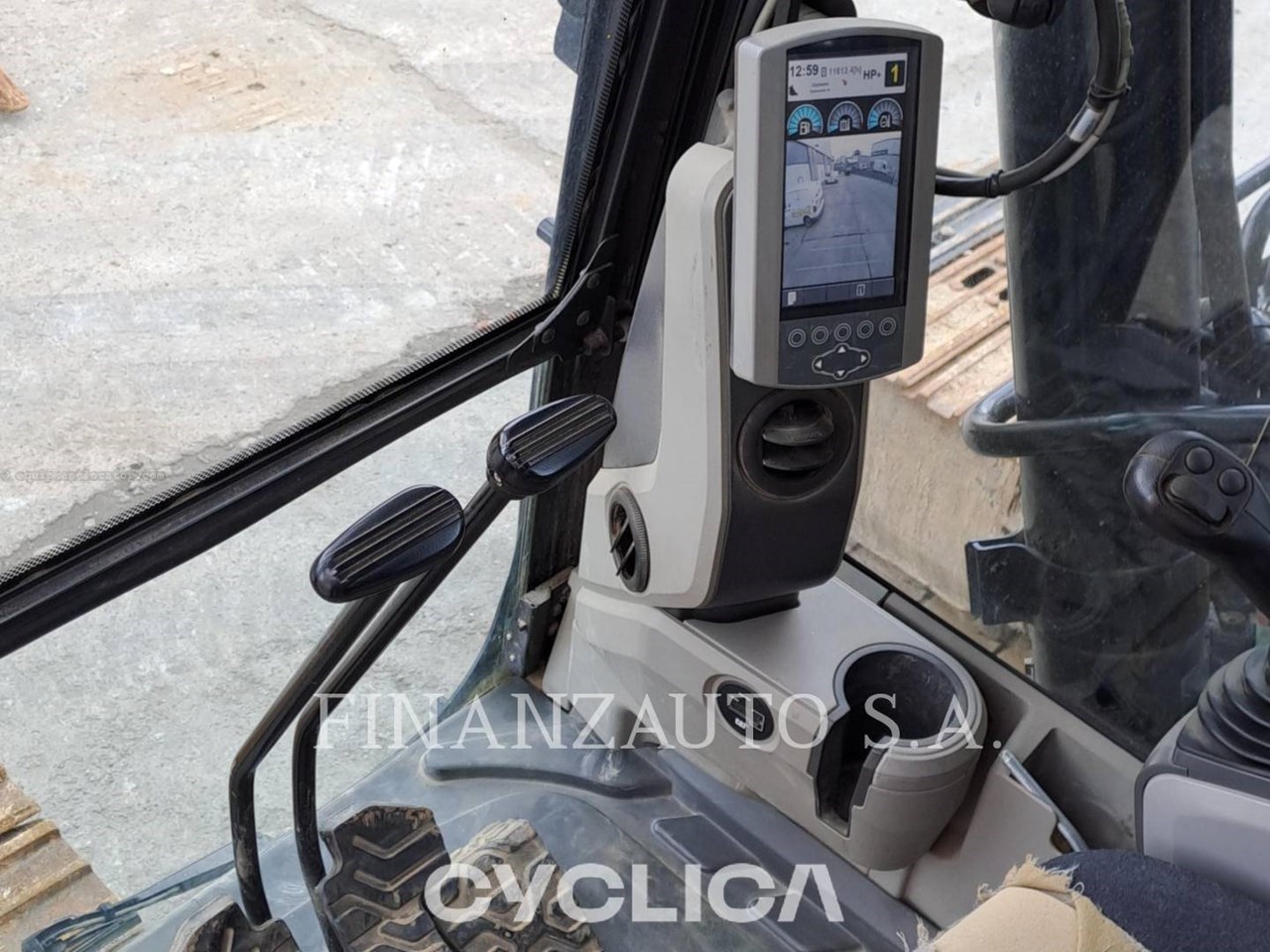 2015 Caterpillar 320EL IHC LANE 1 Image 10