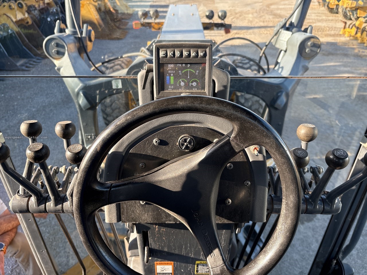 2019 John Deere 672G Image 10
