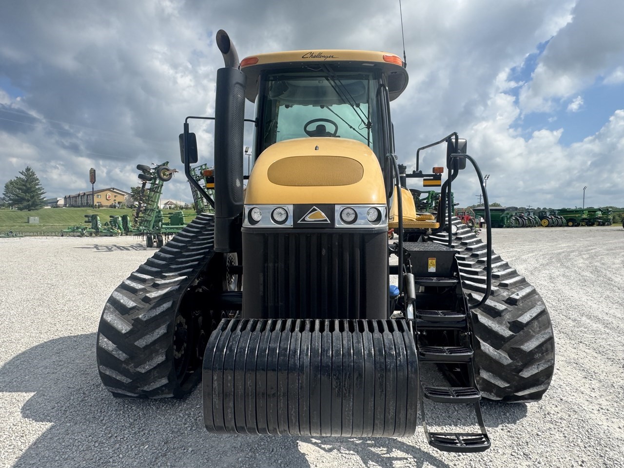 2014 Challenger MT765D Image 2