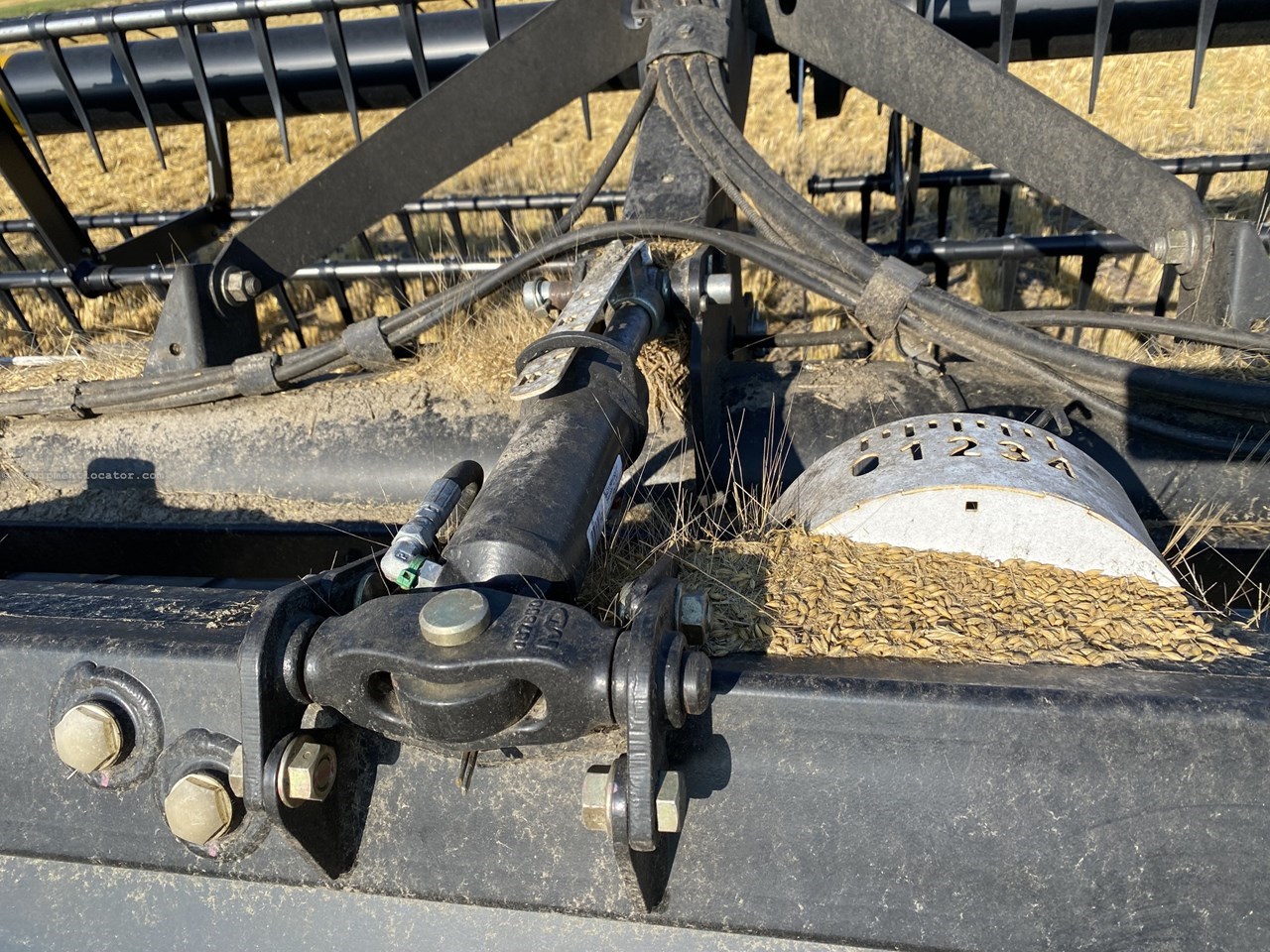 2017 MacDon FD75-40 Image 10