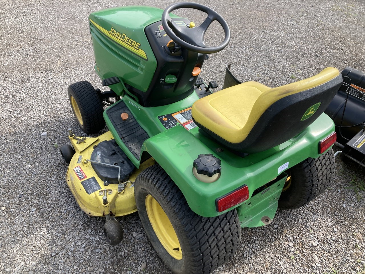 2005 John Deere GX255 Image 2