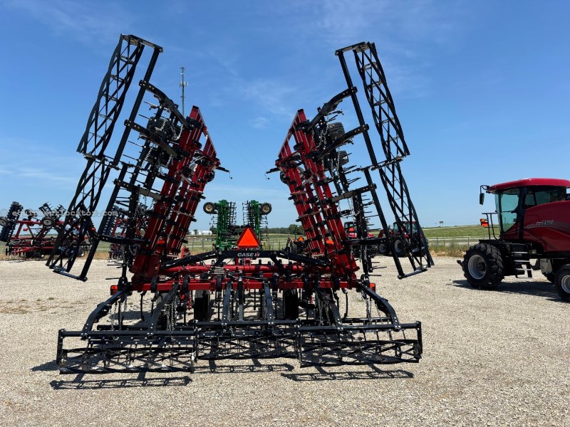 2023 Case IH 265 Image 10