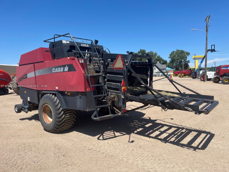 2007 Case IH LBX432 Image 4