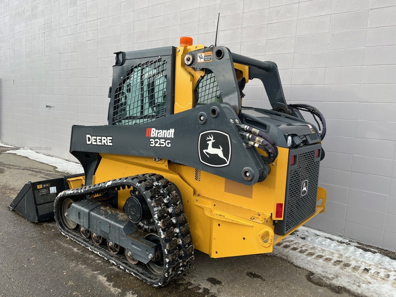 2024 John Deere 325G Image 4