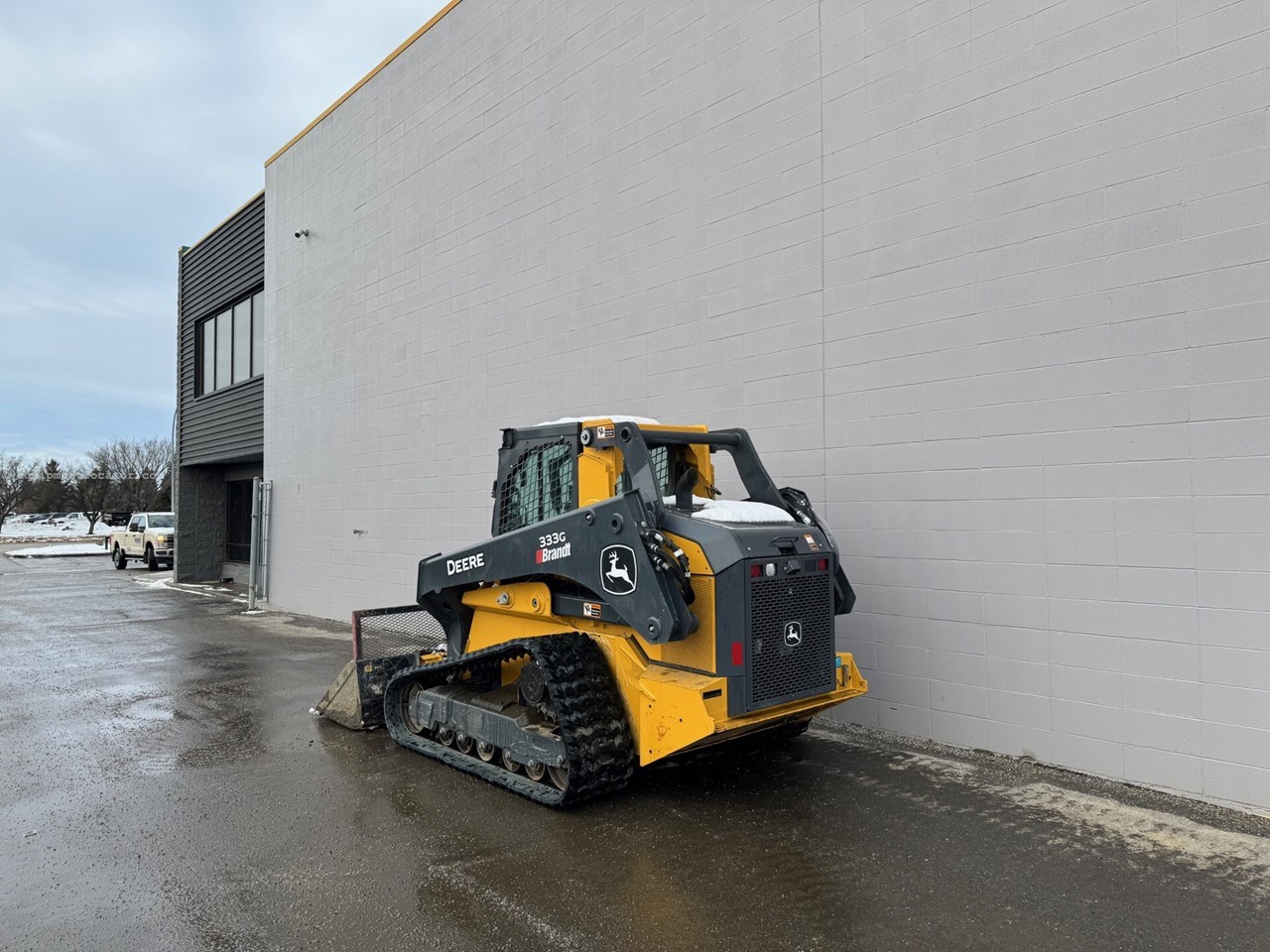 2023 John Deere 333G Image 4