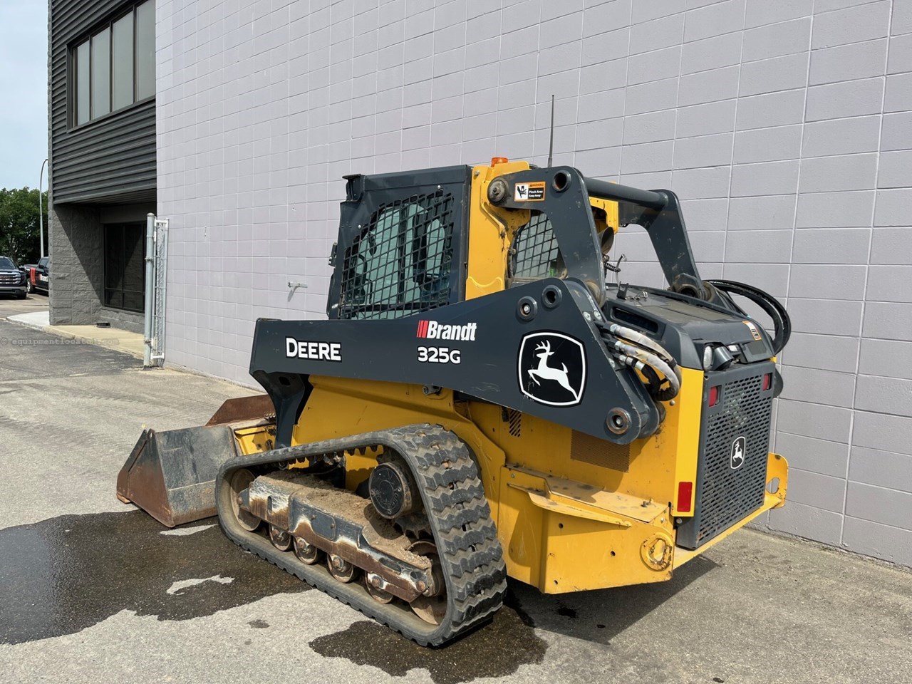 2021 John Deere 325G Image 4