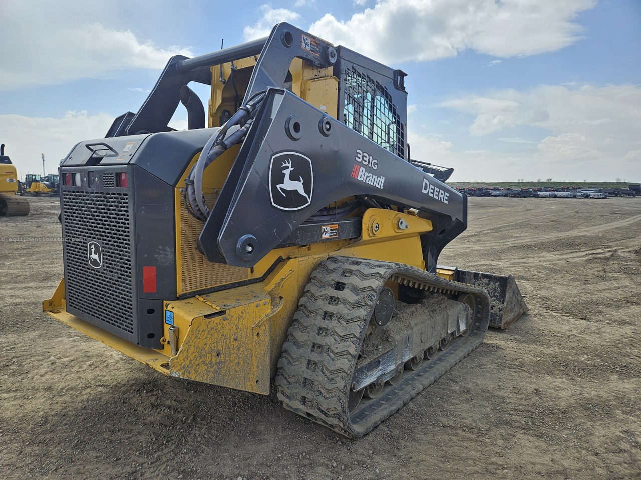 2022 John Deere 331G Image 4