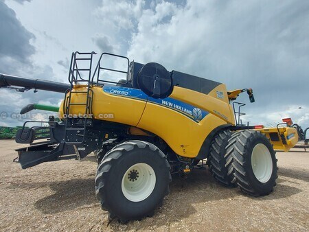 2020 New Holland CR8.90Z Image 4