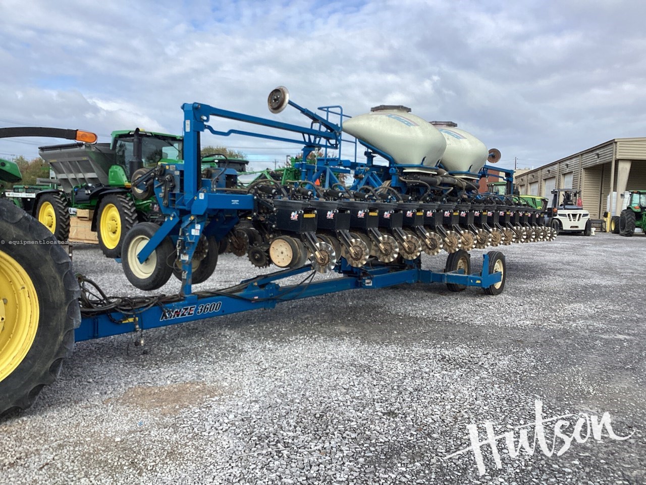 2015 Kinze 3600 Image 2