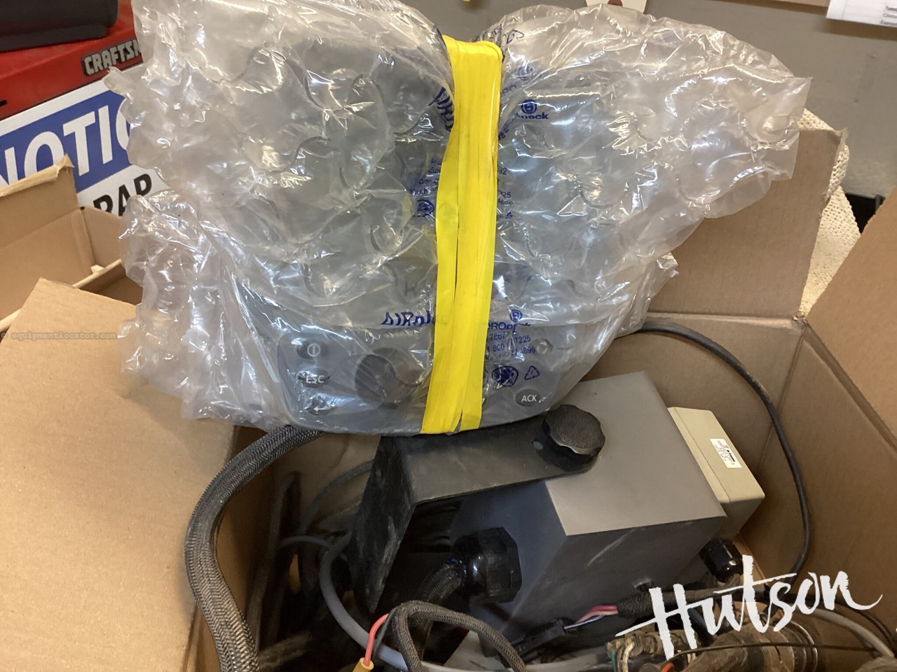 2015 Kinze 3600 Image 6