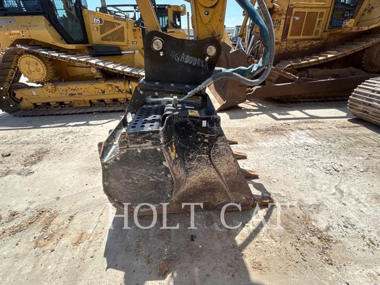 2024 Caterpillar 323 TC Image 10