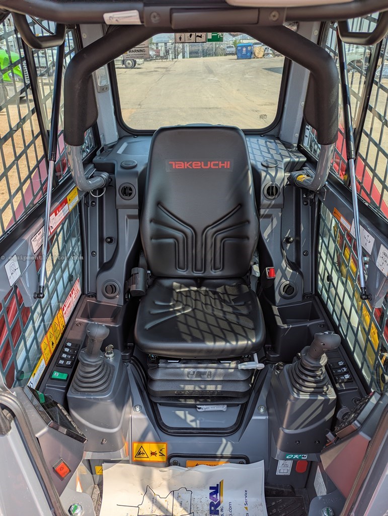 2025 Takeuchi TL8R2 Image 10