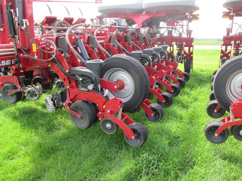 2021 Case IH 2150 16-30 Image 2