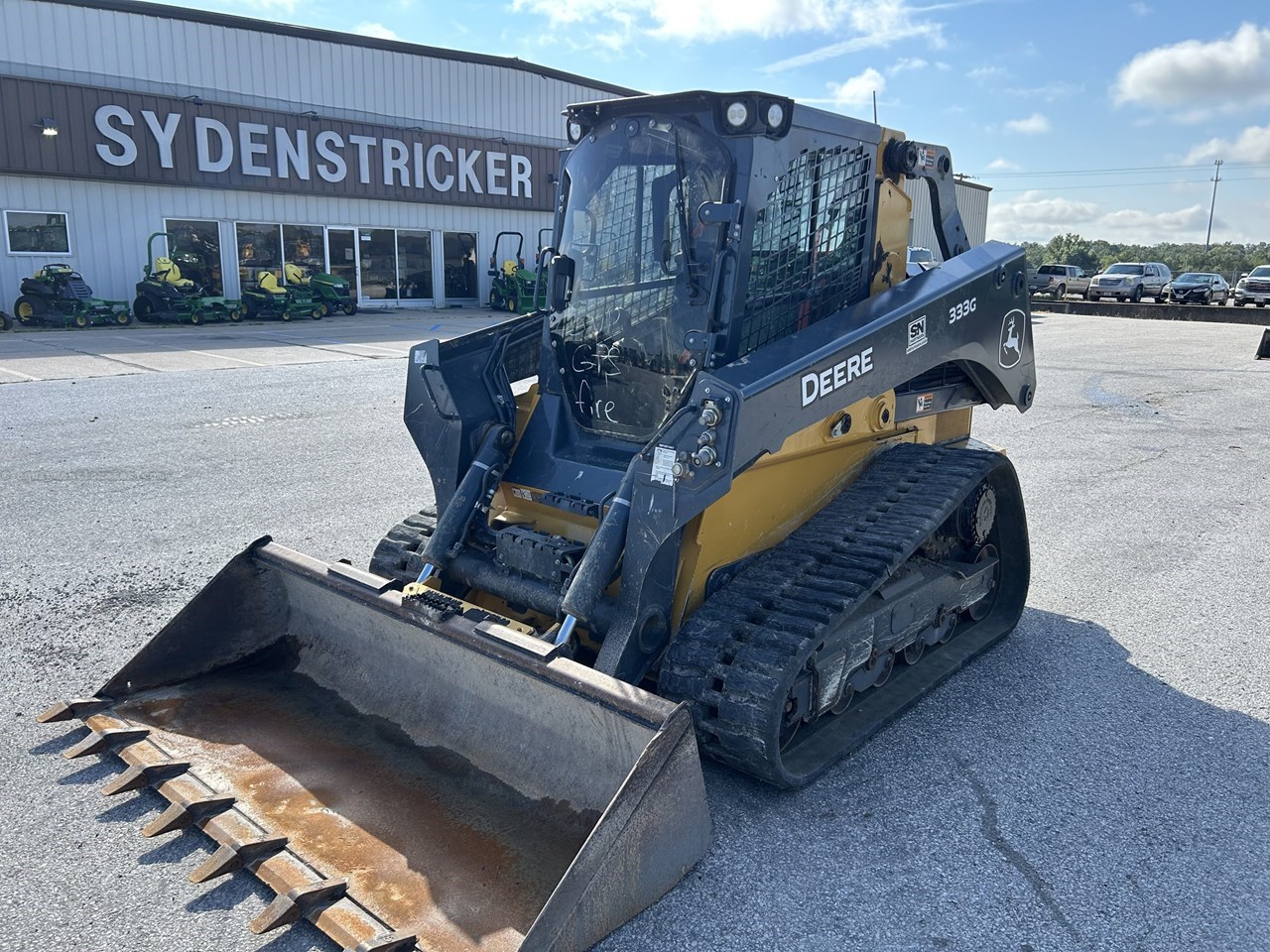 2023 John Deere 333G Image 10