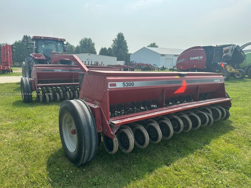Case IH 5300/5100 Image 10