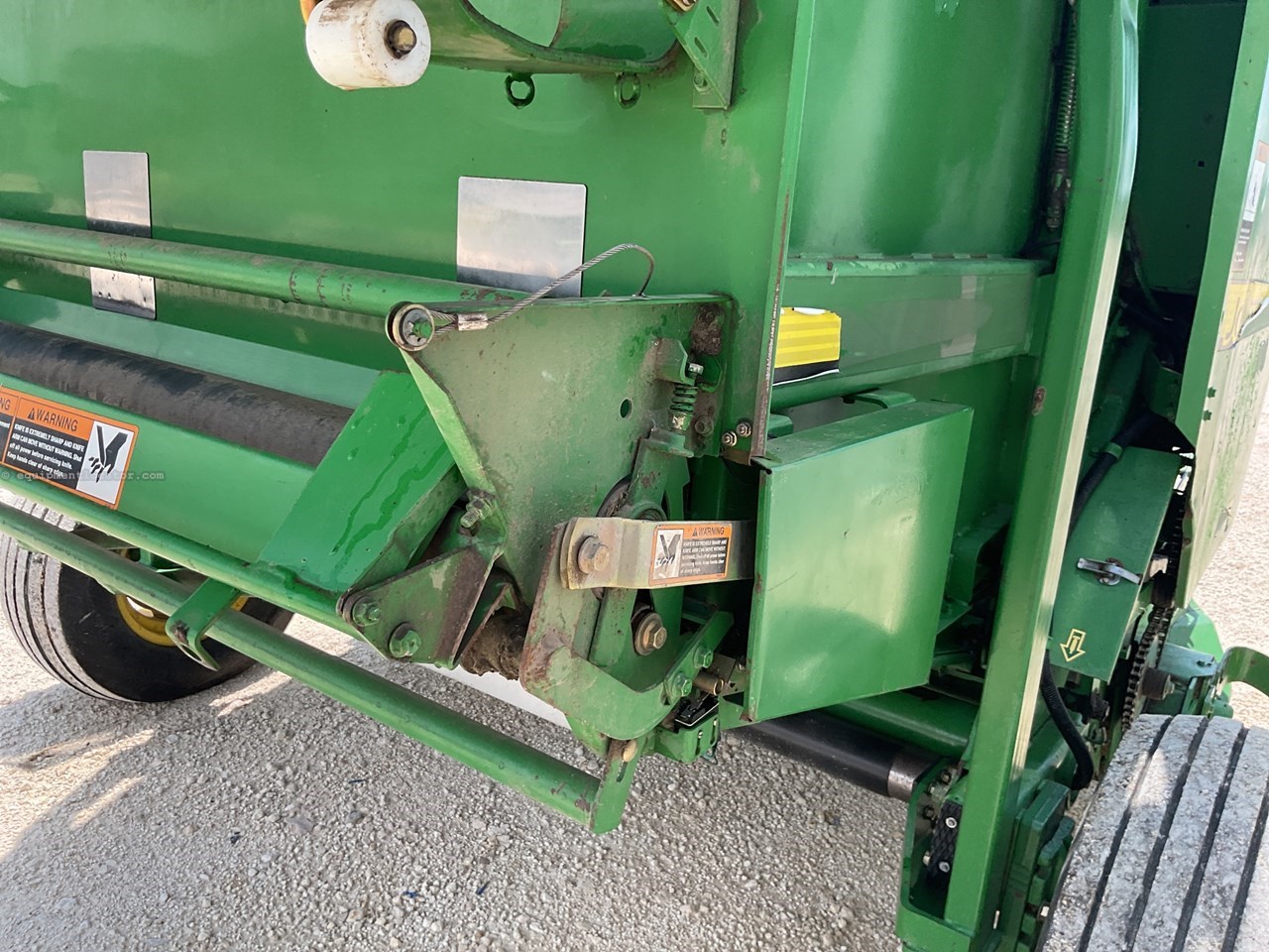 2007 John Deere 568 Image 10