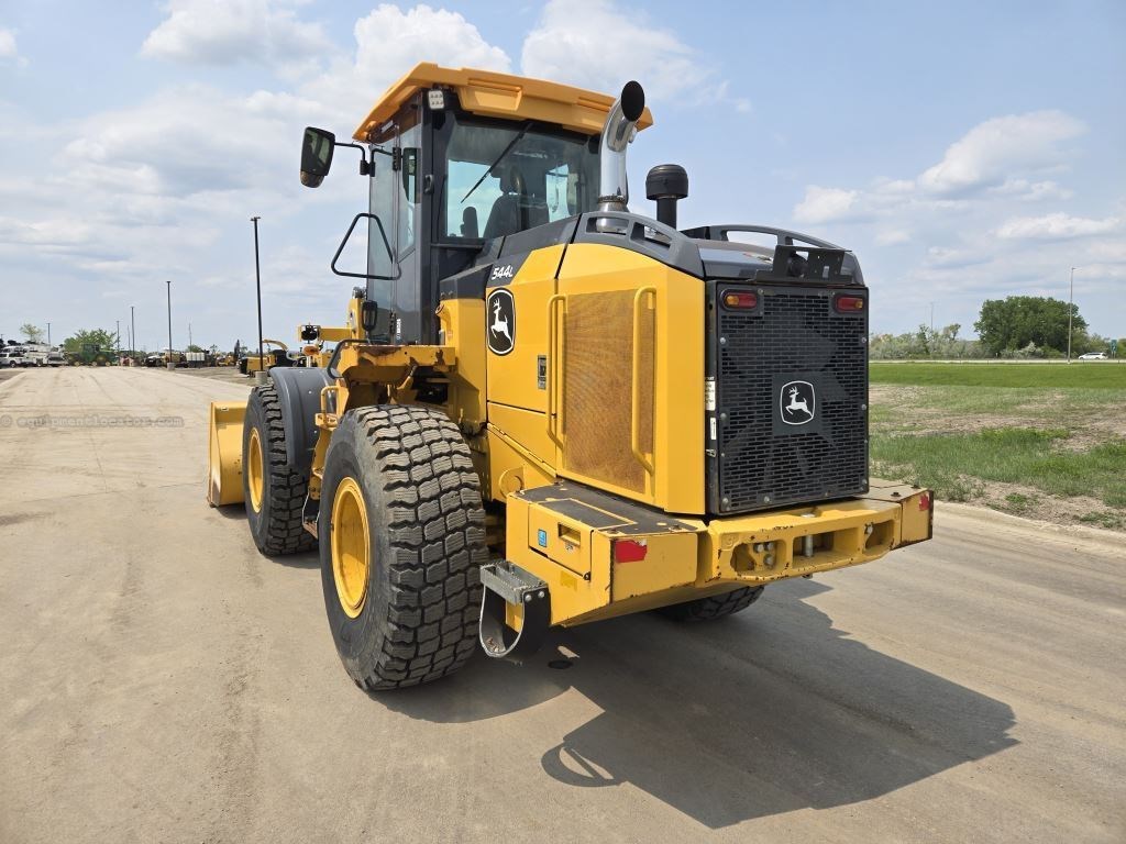 2019 John Deere 544L Image 2
