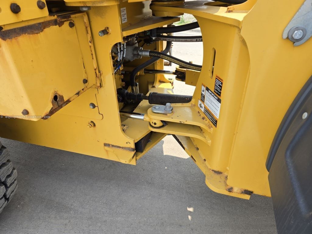 2019 John Deere 544L Image 17