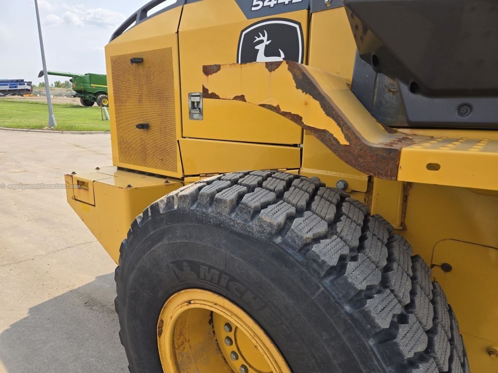 2019 John Deere 544L Image 20