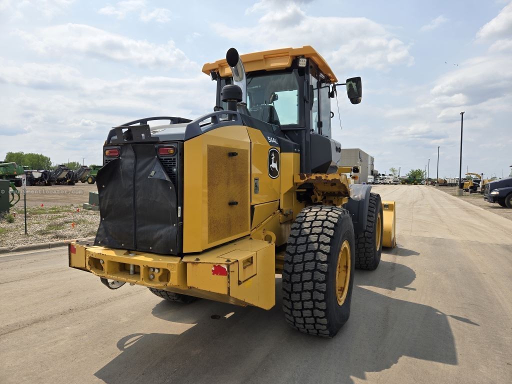 2019 John Deere 544L Image 21