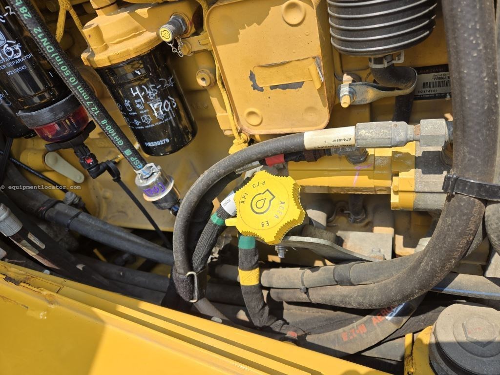 2019 John Deere 544L Image 24