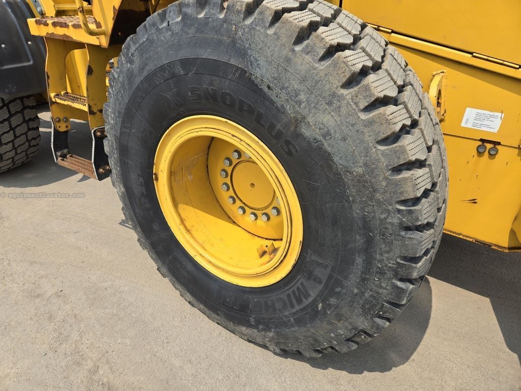 2019 John Deere 544L Image 26