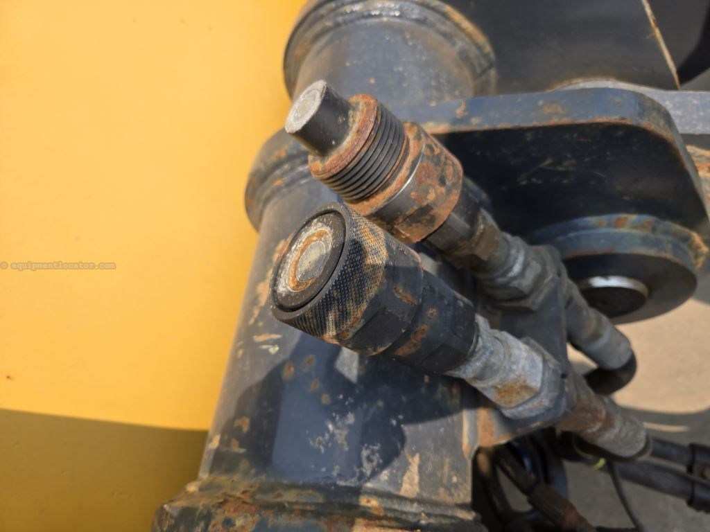 2019 John Deere 544L Image 32
