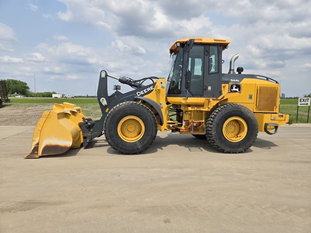 2019 John Deere 544L Image 33