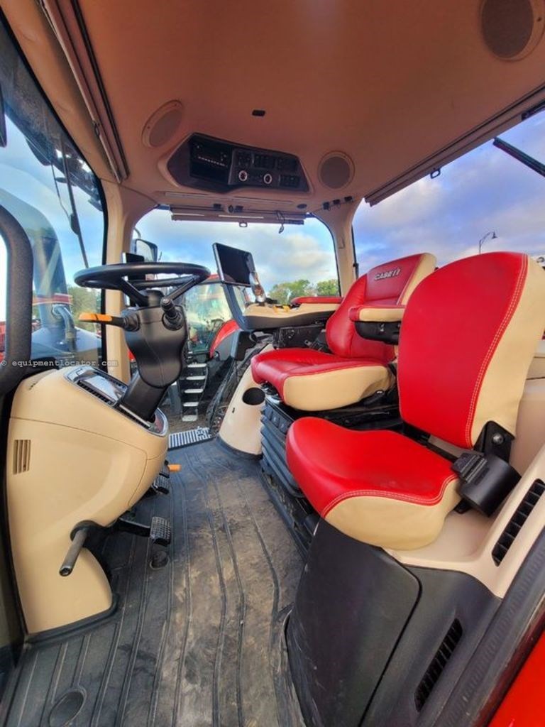 2023 Case IH 310 MAGNUM Image 2