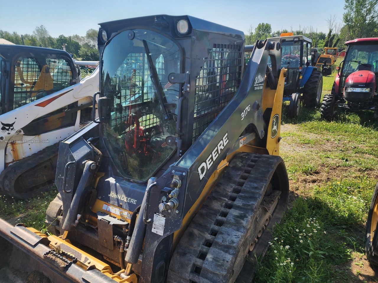 2022 John Deere 317G Image 2