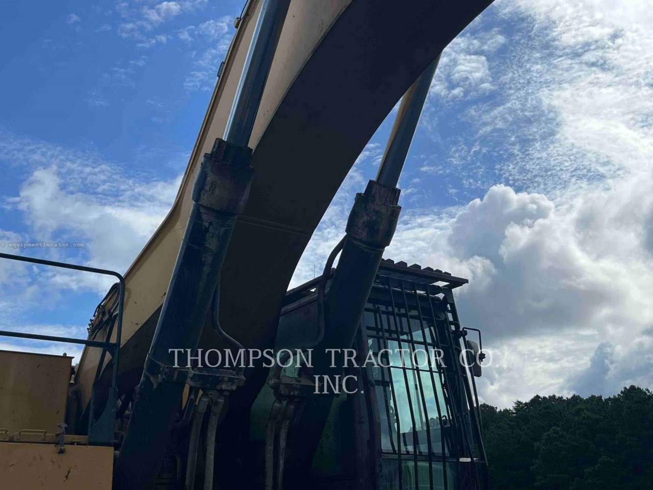 2019 Caterpillar 390FL Image 10