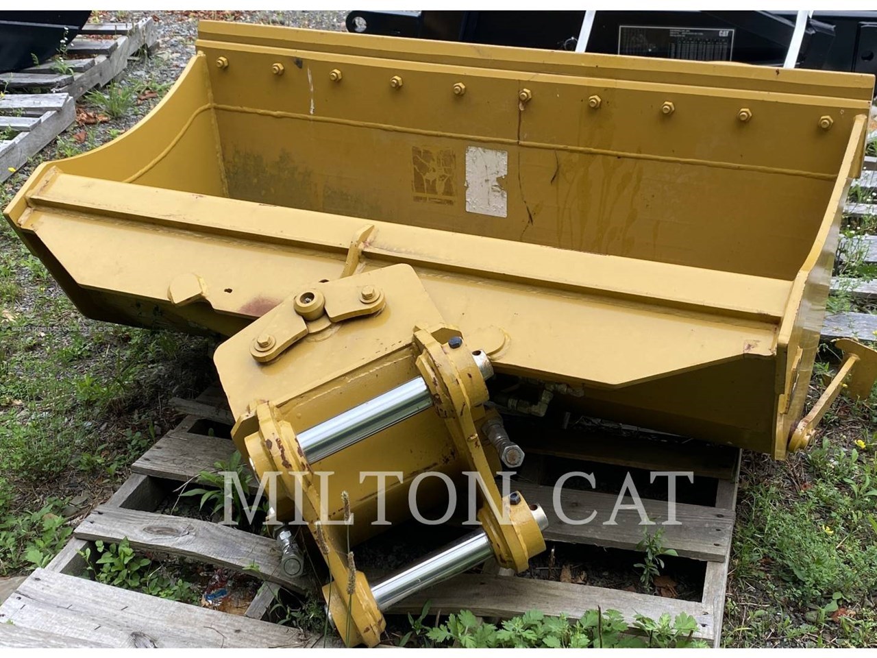2023 Rockland ROCKLAND 307-309 60INCH TILT BUCKET Image 3
