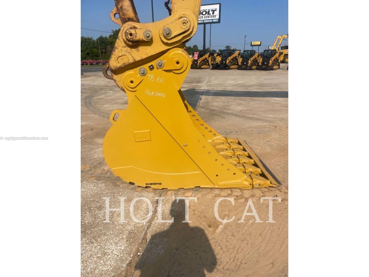 2024 Caterpillar 352 12 TC Image 10